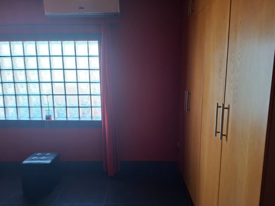 5 Bedroom Property for Sale in Protea Heights Western Cape